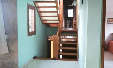 VENTA CASA 4 AMBIENTES EN SIERRA DE LOS PADRES EXCELENTE ZONA SOBRE ASFALTO