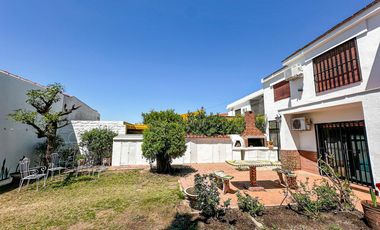 URCA - Casa esquina - 3D mas escritorio - 2B - Excelente ubicación - IDEAL COMERCIAL!