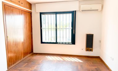 URCA - Casa esquina - 3D mas escritorio - 2B - Excelente ubicación - IDEAL COMERCIAL!