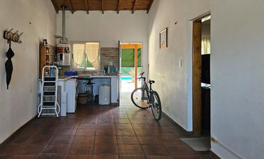 Casa con pileta cerca del centro de Lobos a la VENTA