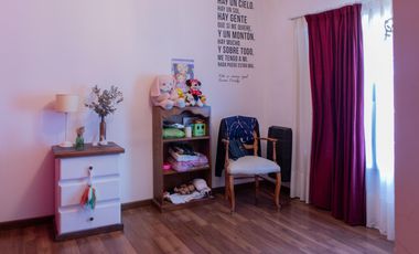 Casa con pileta cerca del centro de Lobos a la VENTA