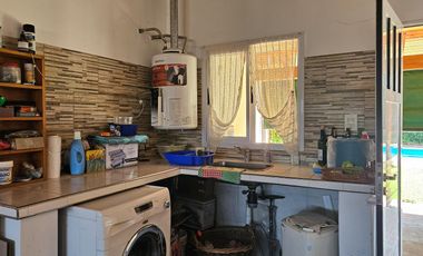 Casa con pileta cerca del centro de Lobos a la VENTA