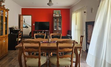 Casa con pileta cerca del centro de Lobos a la VENTA