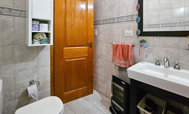 Casa con pileta cerca del centro de Lobos a la VENTA