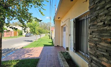 Casa con pileta cerca del centro de Lobos a la VENTA