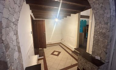 VENTA-CASA- 5 AMB -MACROCENTRO - RUBROS VARIOS-COMERCIAL-VIVIENDA - OPORTUNIDAD