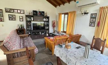 VENDO CHALET 4 AMBIENTES EN SIERRA DE LOS PADRES - AMPLIO PARQUE CON PISCINA Y QUINCHO