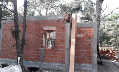 Casa a terminar en venta - 2 Dormitorios 2 Baños - 705Mts2 - Costa del Este