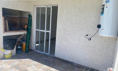 Casa en Venta y Alquiler en Laguna Azul Apto Crédito