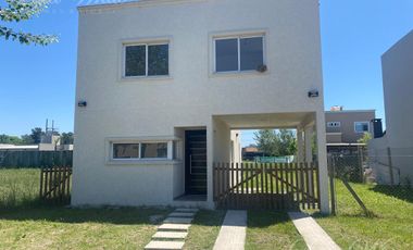 Casa en Venta y Alquiler en Laguna Azul Apto Crédito