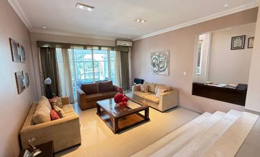 Importante casa de categoría de 4 dormitorios en VENTA en country Las Yungas, Yerba Buena