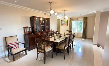 Importante casa de categoría de 4 dormitorios en VENTA en country Las Yungas, Yerba Buena