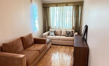 Importante casa de categoría de 4 dormitorios en VENTA en country Las Yungas, Yerba Buena