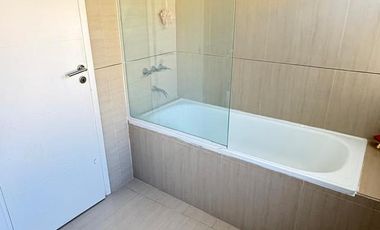 Importante casa de categoría de 4 dormitorios en VENTA en country Las Yungas, Yerba Buena