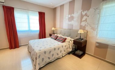 Importante casa de categoría de 4 dormitorios en VENTA en country Las Yungas, Yerba Buena