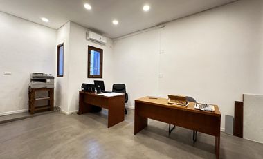 Oficina Uruguay al 700