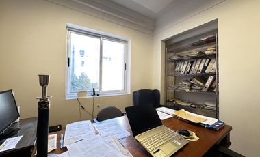 Oficina Uruguay al 700