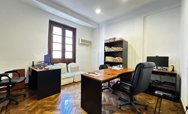 Oficina Uruguay al 700