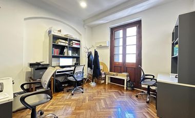 Oficina Uruguay al 700