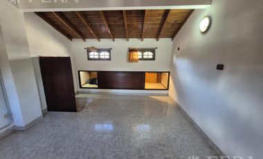 Venta PH 4 ambientes con jardín en Florencio Varela