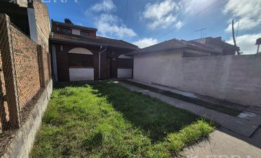 Venta PH 4 ambientes con jardín en Florencio Varela