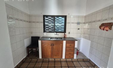 Venta PH 4 ambientes con jardín en Florencio Varela