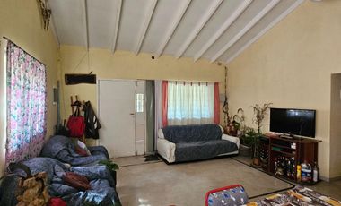 Casa quinta en venta - 2 Dormitorios 1 Baño - 10.971Mts2 - Cañuelas