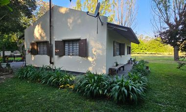 Casa quinta en venta - 2 Dormitorios 1 Baño - 10.971Mts2 - Cañuelas