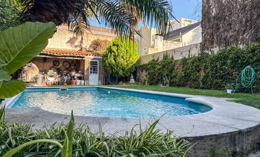 VENTA CASA 5 AMBIENTES LUMINOSA PILETA JARDIN VICENTE LOPEZ