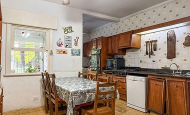 VENTA CASA 5 AMBIENTES LUMINOSA PILETA JARDIN VICENTE LOPEZ