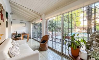 VENTA CASA 5 AMBIENTES LUMINOSA PILETA JARDIN VICENTE LOPEZ