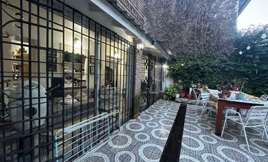 VENTA CASA 5 AMBIENTES LUMINOSA PILETA JARDIN VICENTE LOPEZ