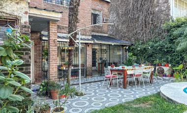 VENTA CASA 5 AMBIENTES LUMINOSA PILETA JARDIN VICENTE LOPEZ