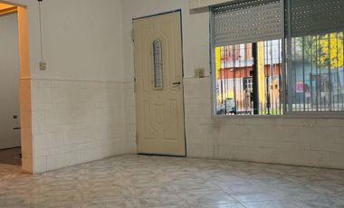 Casa en venta - 3 Dormitorios 2 Baños - Cochera - 212Mts2 - Berazategui Oeste
