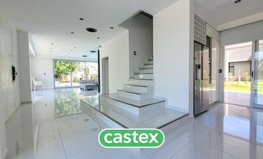 Casa  en venta en Terralagos, Canning