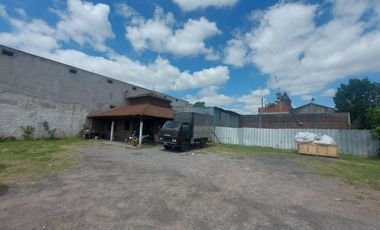 Galpón en  san miguel esquina ideal agencia auto