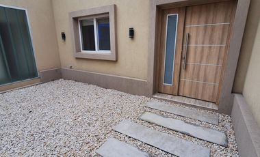 Casa en venta - 3 Dormitorios 3 Baños - Cochera - 800Mts2 - San Vicente