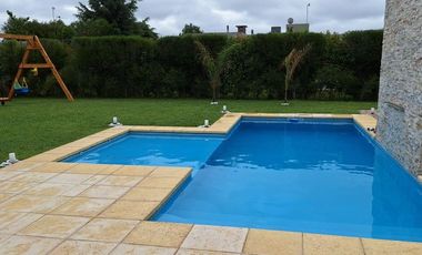 Casa en venta - 3 Dormitorios 3 Baños - Cochera - 800Mts2 - San Vicente