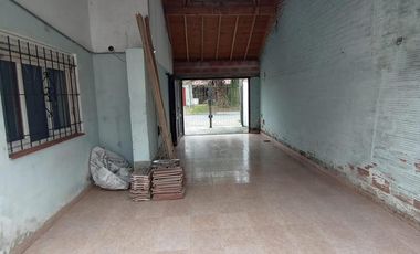 Casa en alquiler - 2 Dormitorios 1 Baño - Mar del Plata
