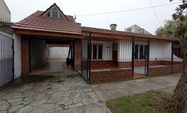 Casa en alquiler - 2 Dormitorios 1 Baño - Mar del Plata