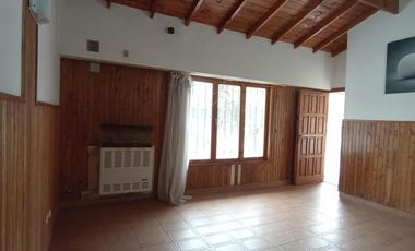 Casa en alquiler - 2 Dormitorios 1 Baño - Mar del Plata