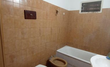 Casa en alquiler - 2 Dormitorios 1 Baño - Mar del Plata