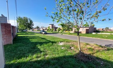 Casa a terminar de dos dormitorios en venta Lomas de Alicia, Granadero Baigorria