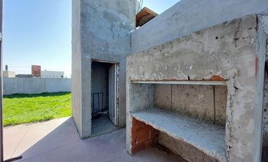 Casa a terminar de dos dormitorios en venta Lomas de Alicia, Granadero Baigorria