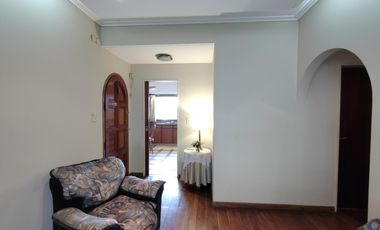 CASA CON DOS LOCALES SOBRE AVENIDA - ACEPTA DEPTO EN ADROGUE O CANNING