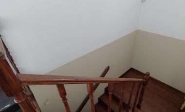 CASA CON DOS LOCALES SOBRE AVENIDA - ACEPTA DEPTO EN ADROGUE O CANNING