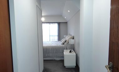 CASA CON DOS LOCALES SOBRE AVENIDA - ACEPTA DEPTO EN ADROGUE O CANNING