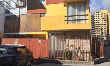 Casa esquina a pasos del Balneario Municipal