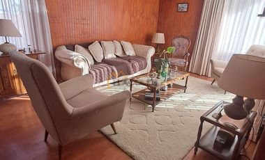 Casa esquina a pasos del Balneario Municipal