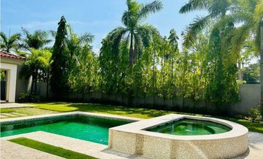 ALQUILER DE CASA EN COSTA DEL ESTE CON PISCINA, 1042MT2 DIS FEB 25 JP